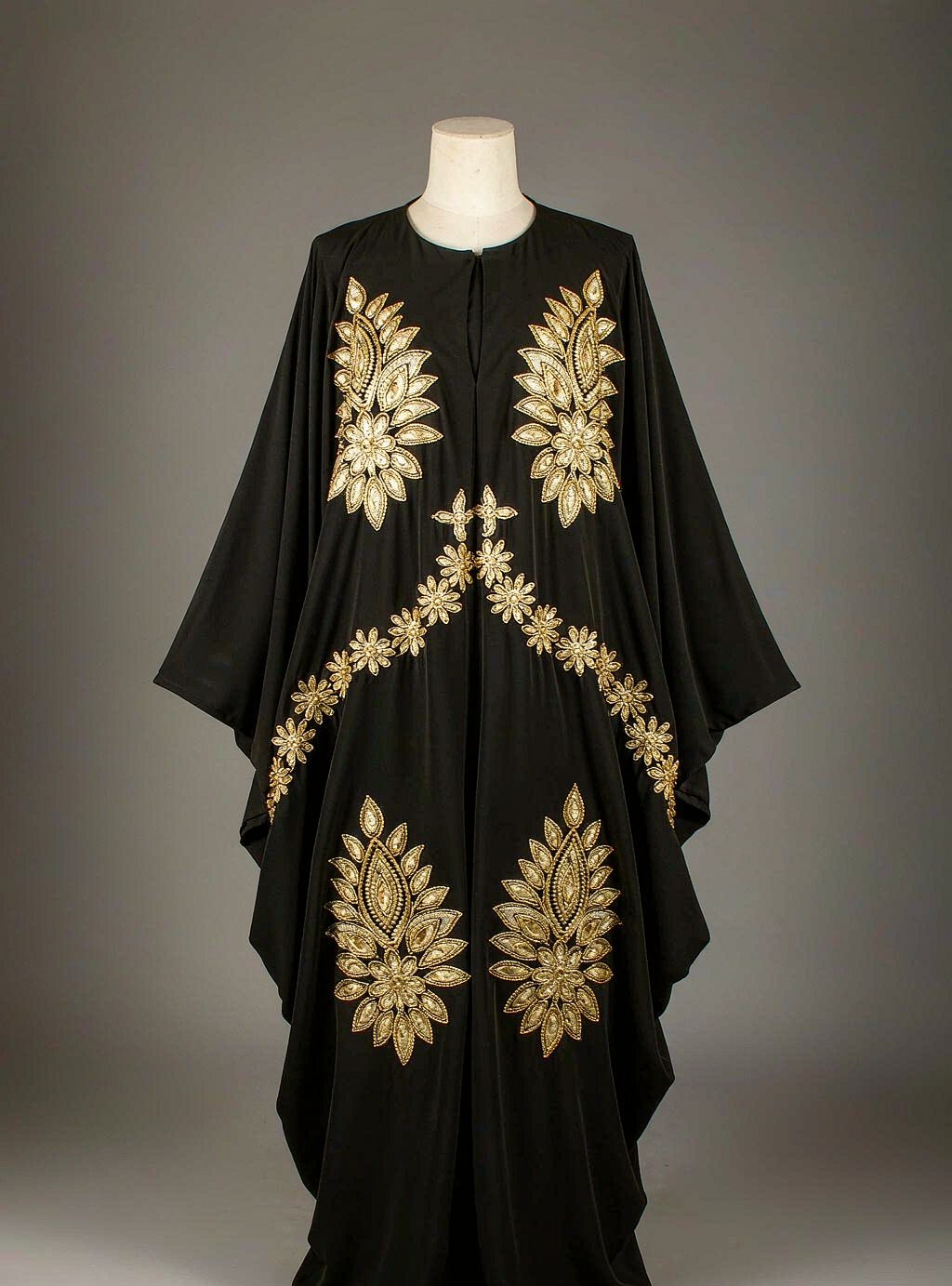 Plus-size embroidered batwing abaya (Nida crepe, gold thread)