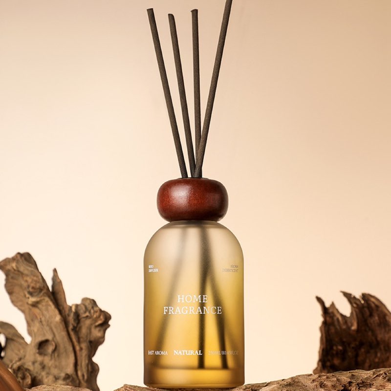 Wood-tone flameless aroma ornament