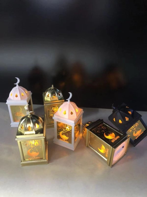 Ramadan crescent lantern (laser-cut)